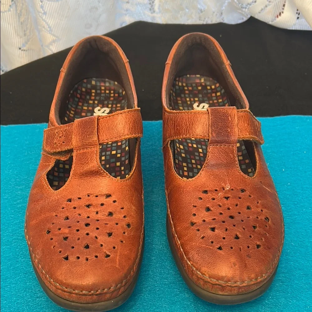 SAS Brown Leather Mary Jane Shoes size 9 M comfort! - Picture 1 of 4
